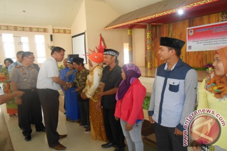 Puluhan Pasangan Ikuti Nikah Massal GOW Melawi