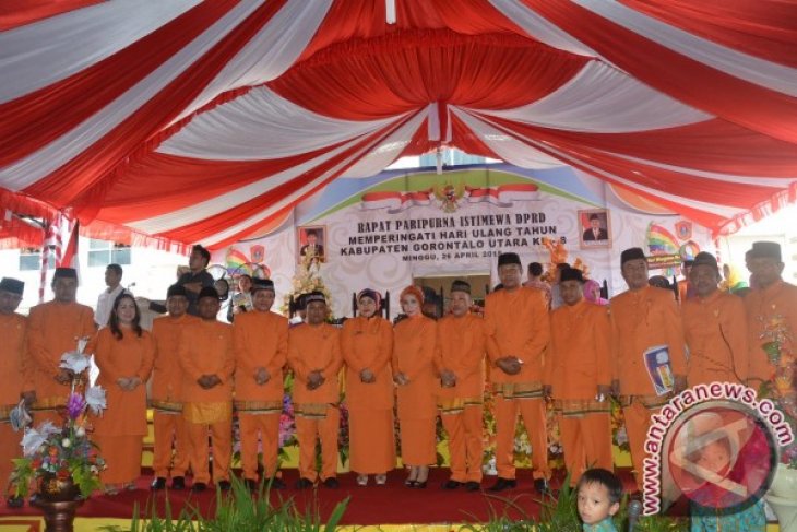 Anggota DPRD Foto Bersama Saat HUT Kabupaten Gorontalo Utara