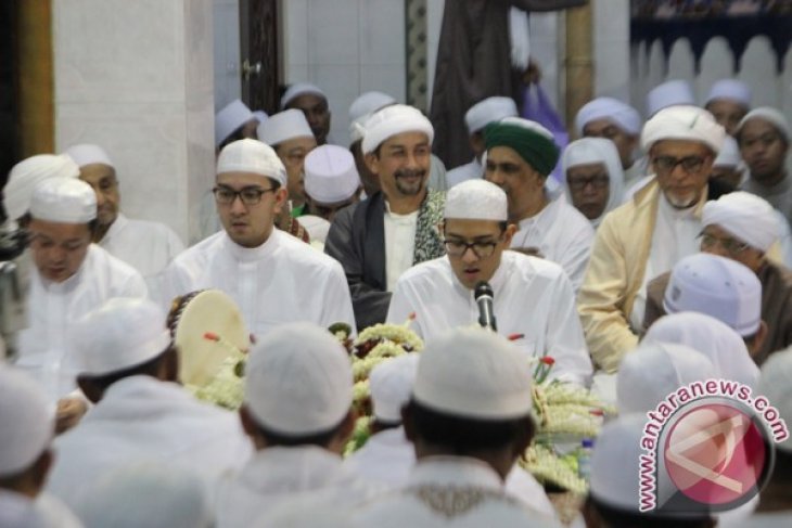 HAUL KE 10 GURU SEKUMPUL