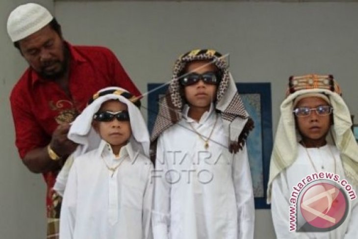 Tradisi Khitanan Anak Suku Bajo