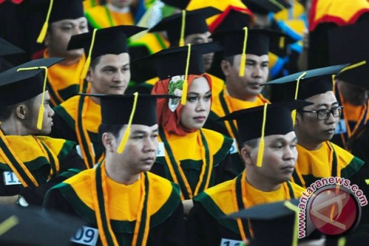 Wisuda Universitas Tanjungpura