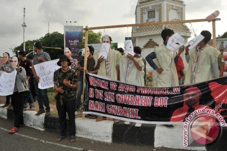 Tuntut Penyelesaian Sipil Bersenjata Aceh