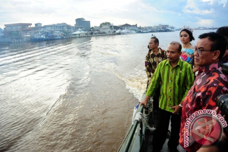 Peninjauan Sungai Kapuas