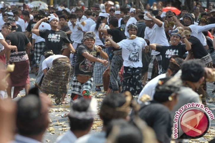 Babel Jadikan Perang Ketupat Agenda Tahunan Wisata