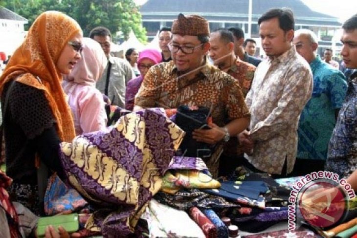 Gubernur Saksikan Kemeriahan HUT Jabar Di Bogor
