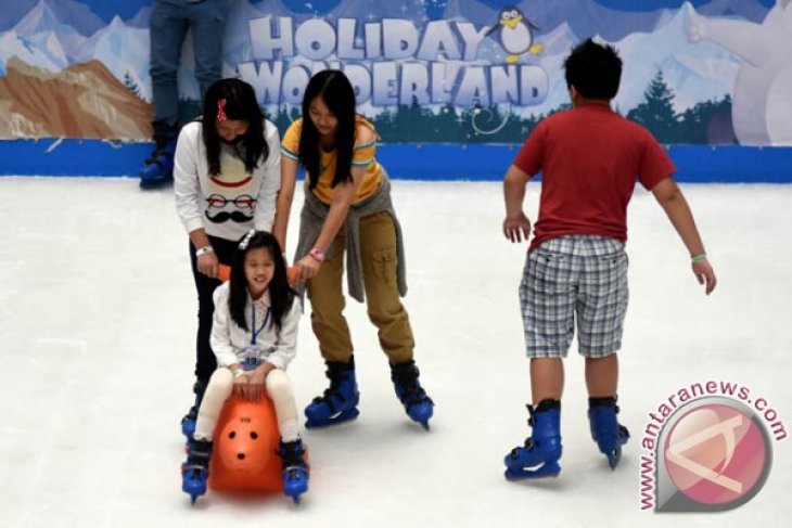 Wahana Ice Skating