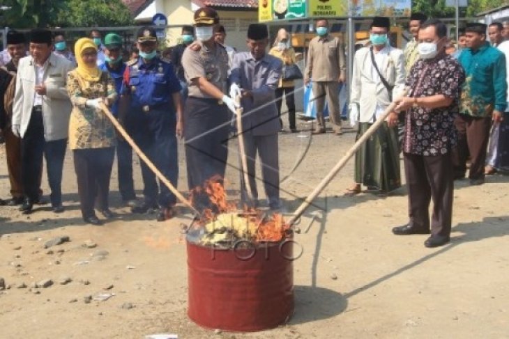 Pemusnahan Narkoba dan Miras