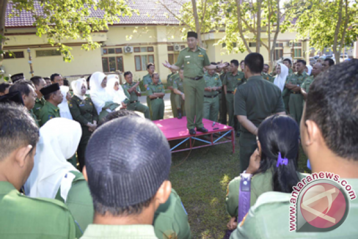 Bupati Bone Bolango Beri Pengarahan ke Jajaran ASN