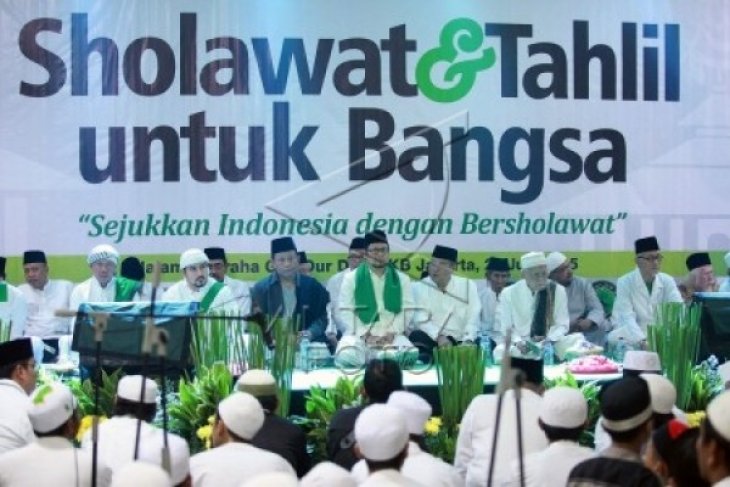 Sholawat dan Tahlil Untuk Bangsa