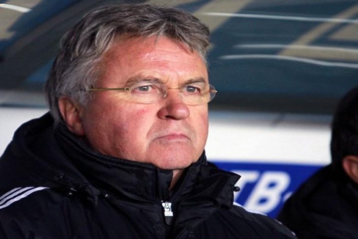Guus Hiddink Mengundurkan Diri