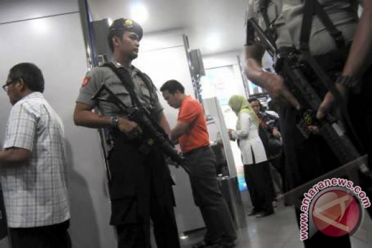 Calon Kepala Daerah Sukabumi Dikawal Enam Polisi