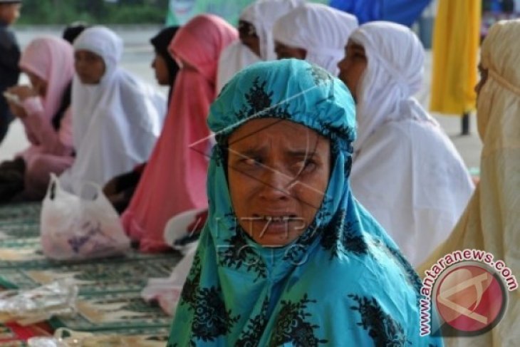 Shalat ID Imigran Rohingya