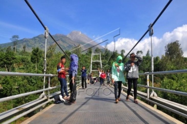 WISATA JEMBATAN GANTUNG MERAPI