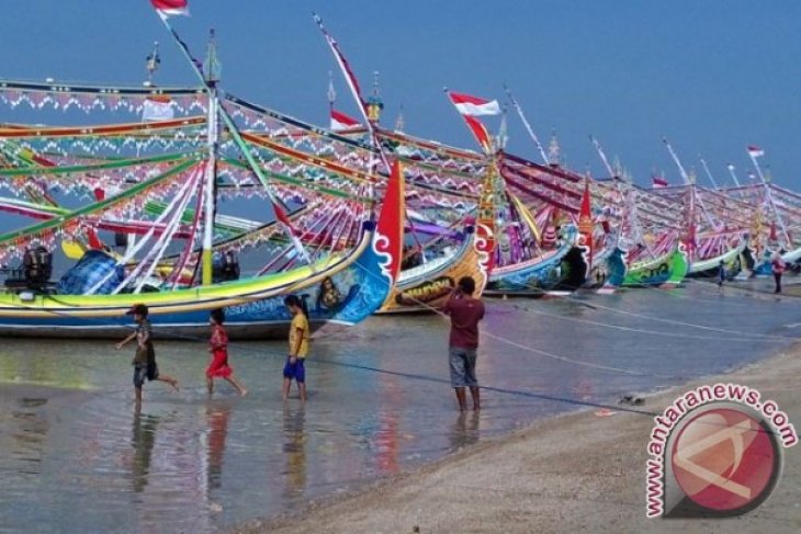 Perahu Hias