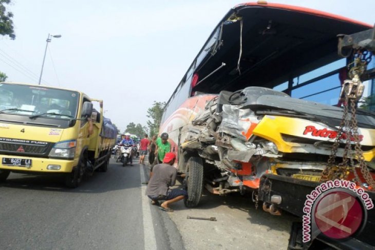 Bus Korban Tabrakan