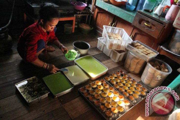 INDUSTRI KUE RUMAHAN