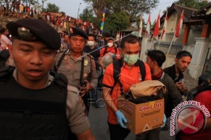 Geledah Rumah Tersangka Teroris