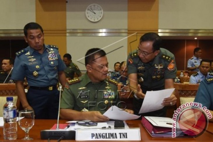 Rapat Perdana DPR dengan Panglima TNI