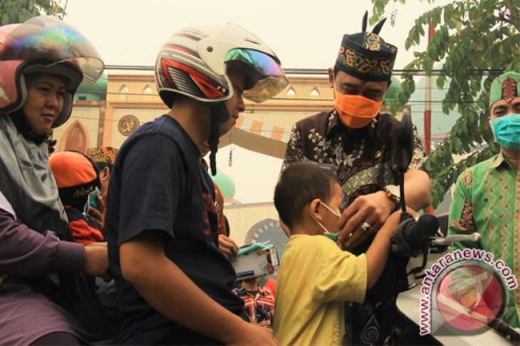 Pj Gubernur Kalteng Bagi masker