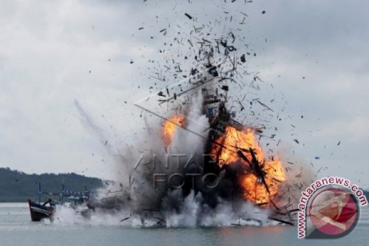 Enam Kapal Vietnam Diledakkan
