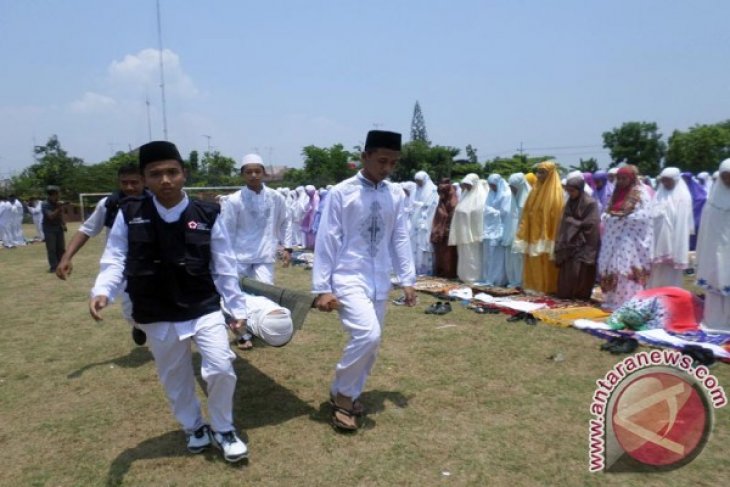 Peserta Shalat Istisqa Pingsan