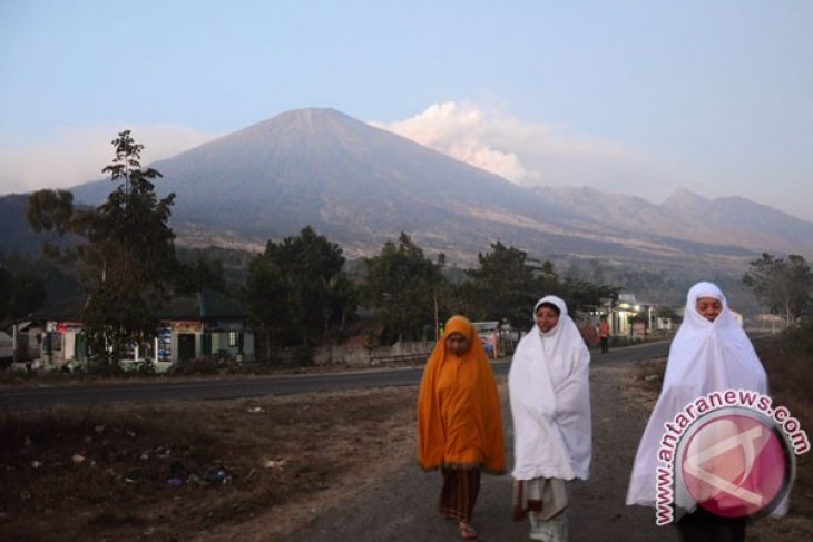 500 climbers still trapped on Mt Rinjani