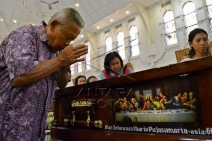 USKUP AGUNG SEMARANG MENINGGAL