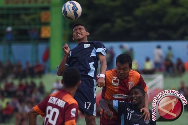 Pusmania Tundukan Persib Bandung 2-0