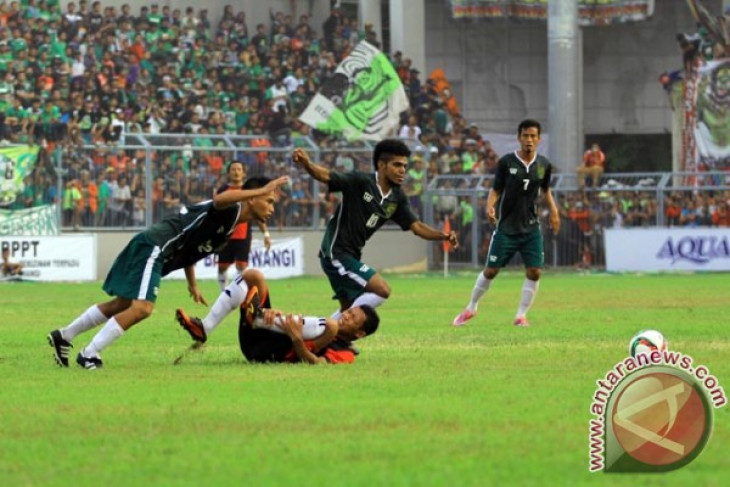 Persebaya 1927 Kalahkan Persewangi