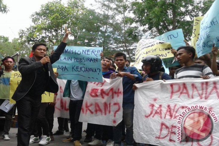 Minta Komitmen Panwaskab Pilkada Sumenep