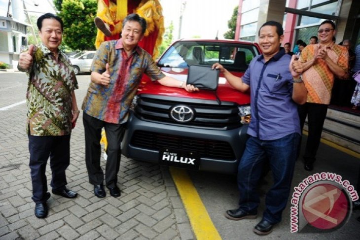 Launching All New Hilux Merah