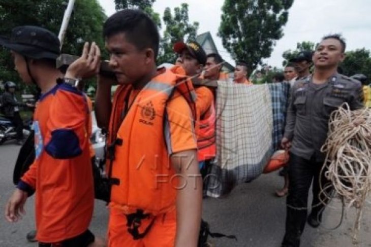 Korban Terseret Arus Sungai