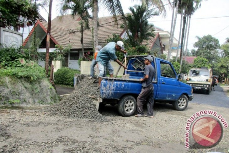 Perbaikan Jalan Lingkungan