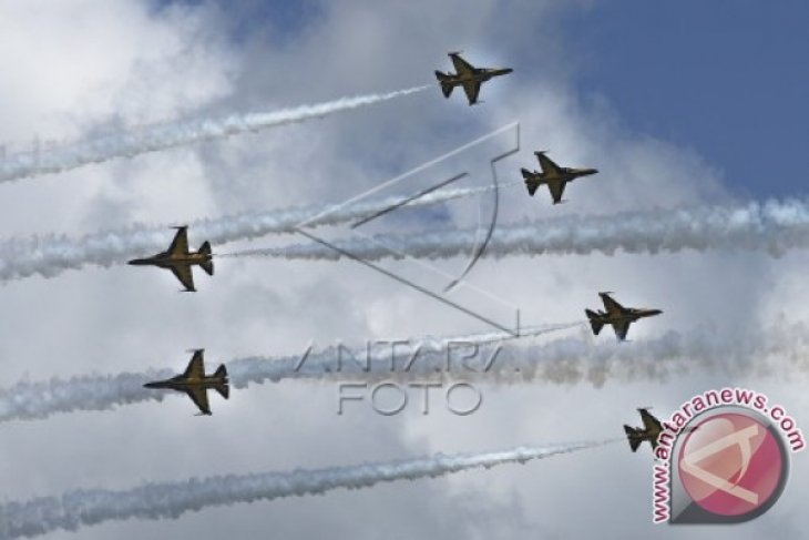 Aerobatik Pesawat Black Eagles Korsel