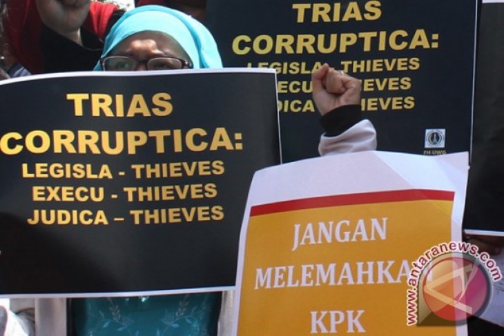 Aksi Dukung KPK Malang
