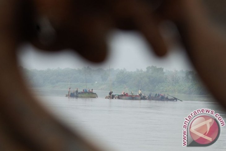 Penambang Pasir Ilegal