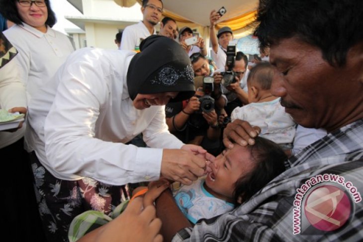 Risma Tetes Vaksin Polio