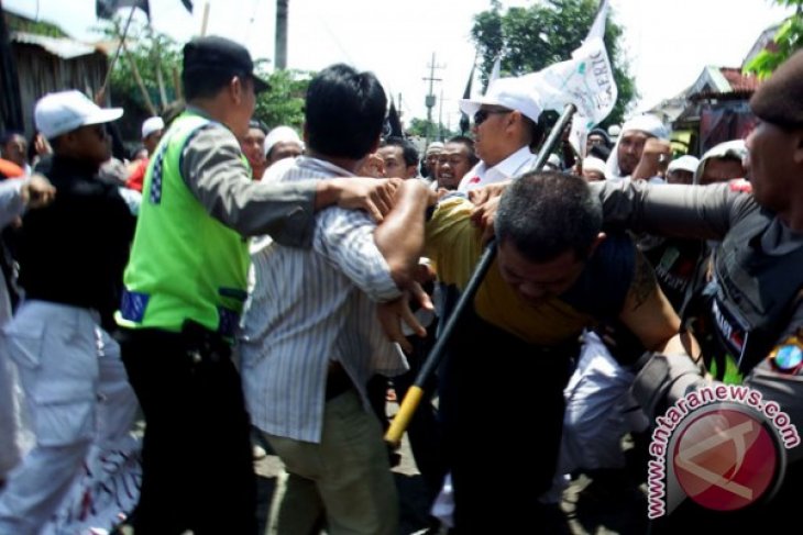 Unjuk Rasa Penutupan Lokalisasi