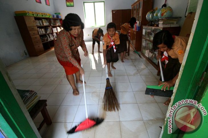 Sekolah Terganggu Akibat Banjir Nganjuk