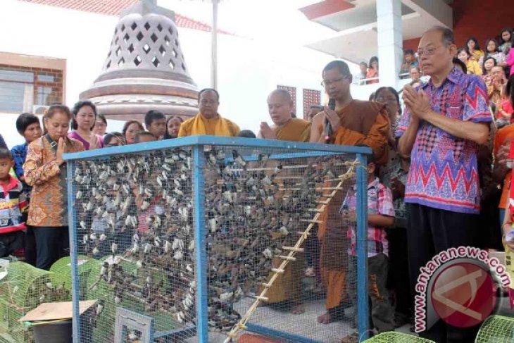 Umat Buddha Tulungagung Gelar Ritual