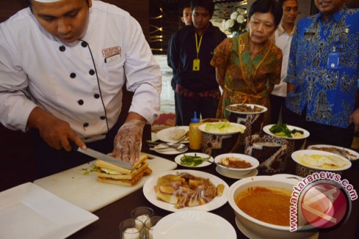 Inovasi Sandwich Pecel