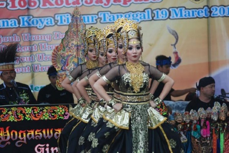 Pertunjukkan Seni Budaya Sunda Ramaikan Hut Jayapura Antara News Megapolitan