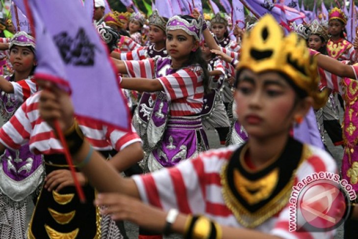 Tari Kolosal Umbul-umbul Panji Gumilang