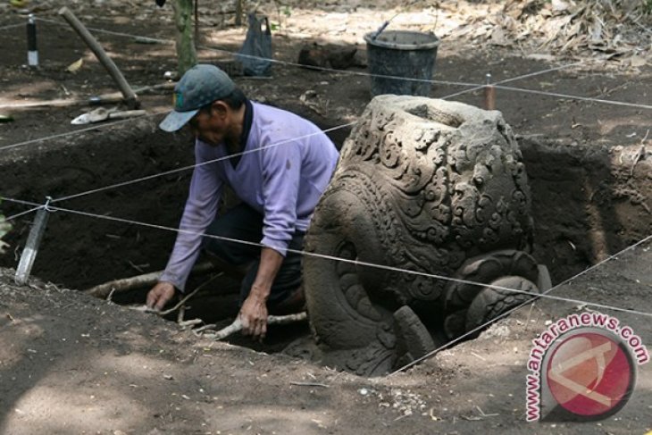 Ekskavasi kuburan Candi Kediri