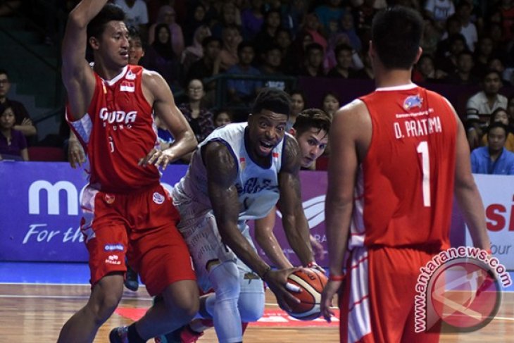 CLS Knights Kalahkan Garuda Bandung