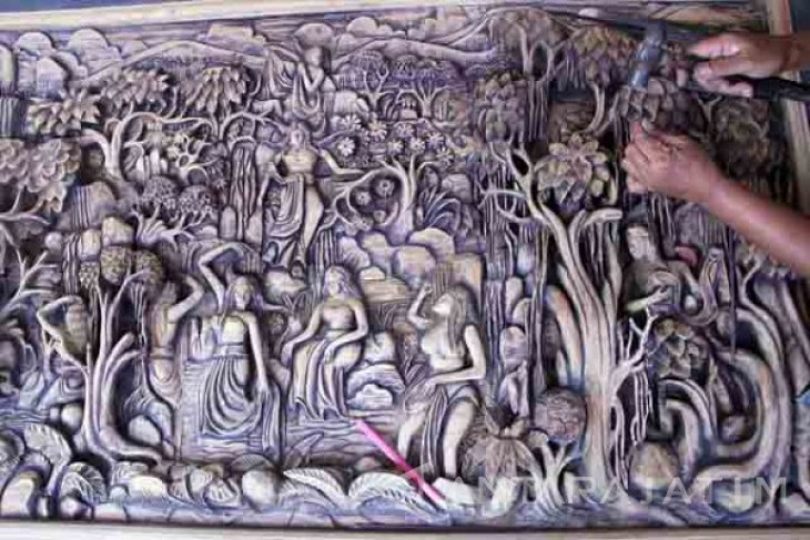 Kerajinan Relief Kayu