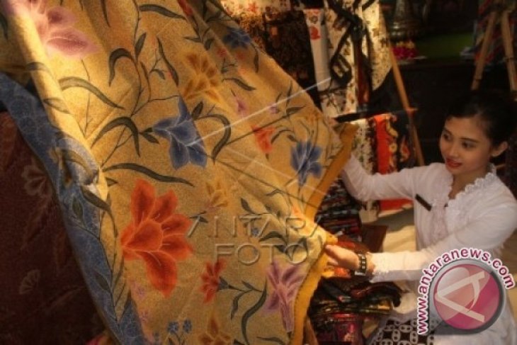 Pameran Batik Sambut Hari Kartini