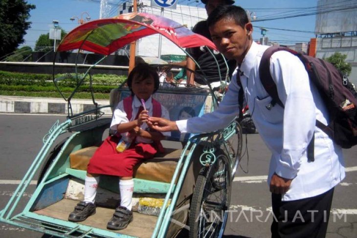 Peringati Hardiknas di Jember