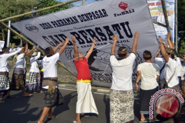 Demo Tolak Reklamasi