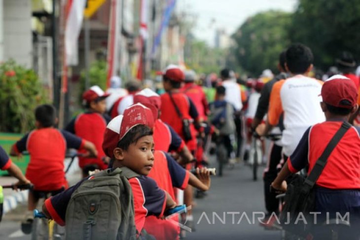 Kampanye Hidup Sehat Dengan Bersepeda